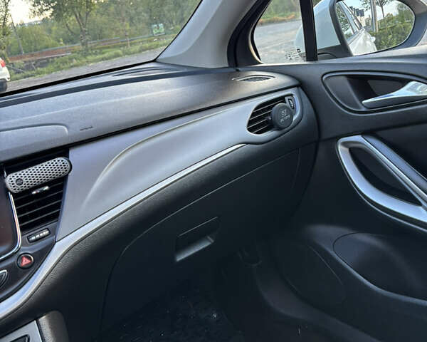 Белый Опель Астра, объемом двигателя 1.6 л и пробегом 205 тыс. км за 9900 $, фото 21 на Automoto.ua