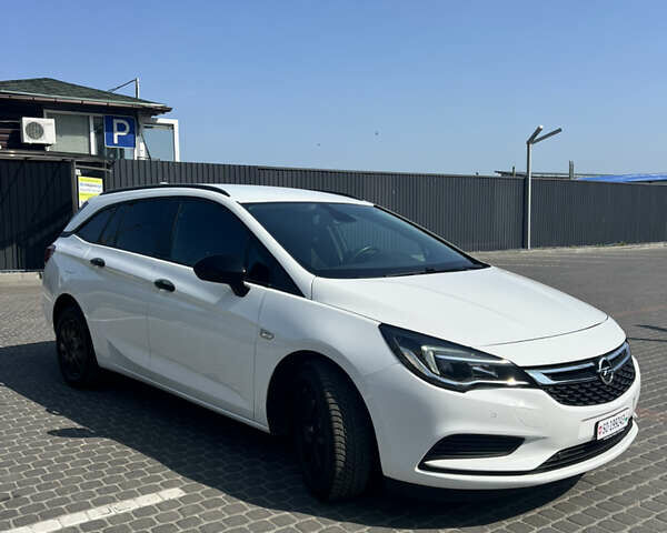 Білий Опель Астра, об'ємом двигуна 1.6 л та пробігом 173 тис. км за 9999 $, фото 6 на Automoto.ua