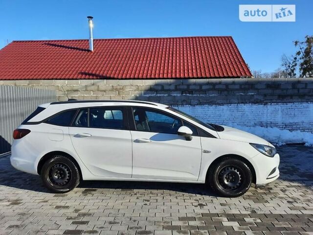 Белый Опель Астра, объемом двигателя 1.6 л и пробегом 253 тыс. км за 9690 $, фото 4 на Automoto.ua