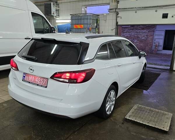 Опель Астра 2017 в Бердичеве на Automoto.ua Белый Опель Астра, объемом двигателя 1.6 л и пробегом 169 тыс. км за 8800 $, фото 8 на Automoto.ua