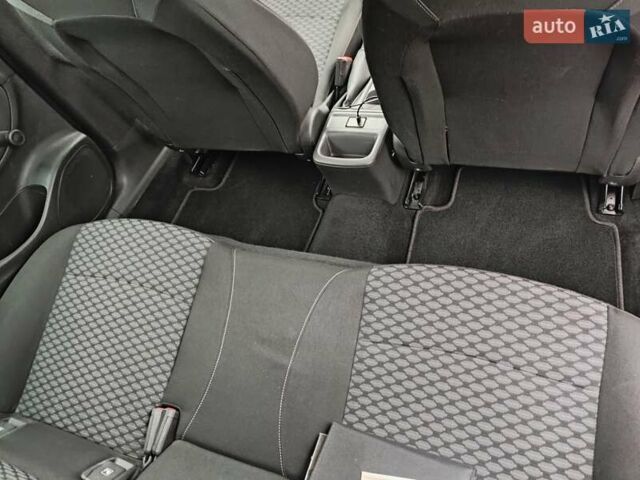 Белый Опель Астра, объемом двигателя 1.6 л и пробегом 184 тыс. км за 10000 $, фото 26 на Automoto.ua