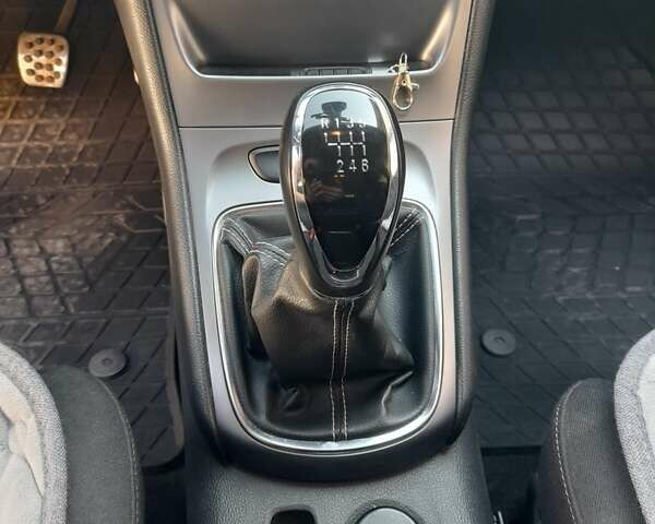 Білий Опель Астра, об'ємом двигуна 1.6 л та пробігом 212 тис. км за 10000 $, фото 22 на Automoto.ua