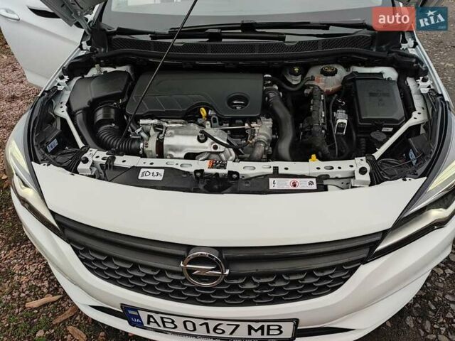 Белый Опель Астра, объемом двигателя 1.6 л и пробегом 184 тыс. км за 10000 $, фото 34 на Automoto.ua