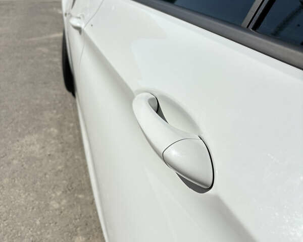 Белый Опель Астра, объемом двигателя 1.6 л и пробегом 205 тыс. км за 9900 $, фото 16 на Automoto.ua