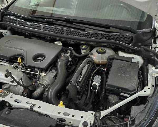 Опель Астра 2017 в Бердичеве на Automoto.ua Белый Опель Астра, объемом двигателя 1.6 л и пробегом 169 тыс. км за 8800 $, фото 19 на Automoto.ua