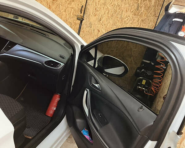 Білий Опель Астра, об'ємом двигуна 1.6 л та пробігом 270 тис. км за 10500 $, фото 9 на Automoto.ua