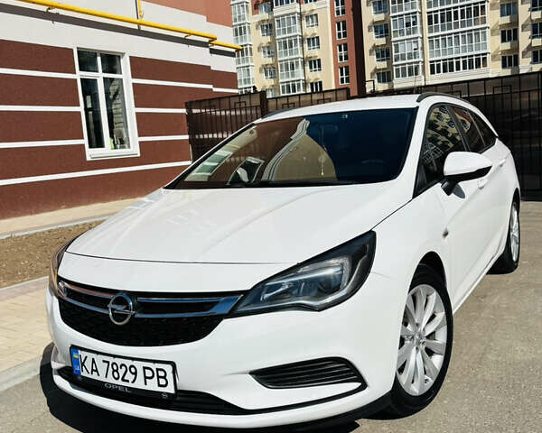 Белый Опель Астра, объемом двигателя 1.6 л и пробегом 205 тыс. км за 9900 $, фото 2 на Automoto.ua