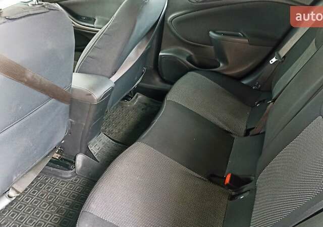 Белый Опель Астра, объемом двигателя 1.6 л и пробегом 160 тыс. км за 11800 $, фото 18 на Automoto.ua