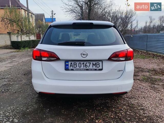 Белый Опель Астра, объемом двигателя 1.6 л и пробегом 184 тыс. км за 10000 $, фото 4 на Automoto.ua
