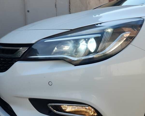 Білий Опель Астра, об'ємом двигуна 1.6 л та пробігом 212 тис. км за 10000 $, фото 3 на Automoto.ua