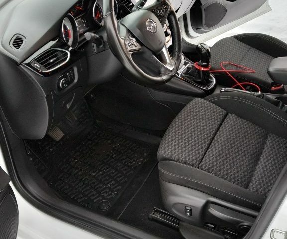 Білий Опель Астра, об'ємом двигуна 1.6 л та пробігом 179 тис. км за 13200 $, фото 19 на Automoto.ua