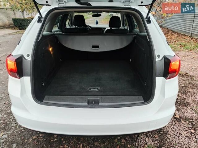 Белый Опель Астра, объемом двигателя 1.6 л и пробегом 184 тыс. км за 9700 $, фото 24 на Automoto.ua