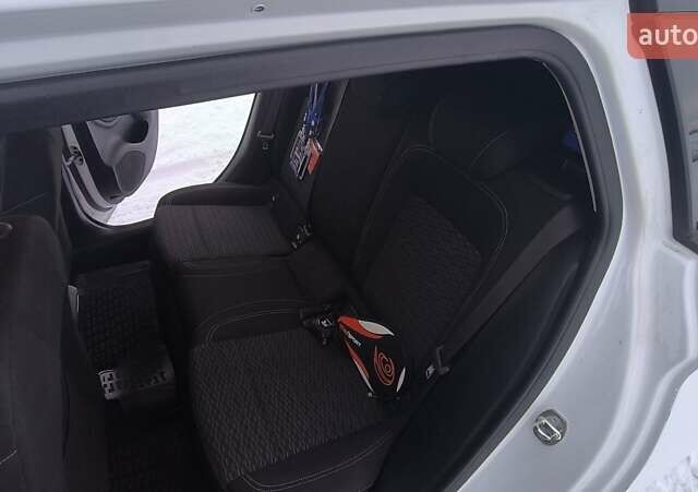 Білий Опель Астра, об'ємом двигуна 1.6 л та пробігом 179 тис. км за 13200 $, фото 23 на Automoto.ua