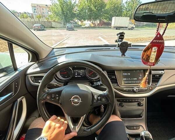 Белый Опель Астра, объемом двигателя 1.6 л и пробегом 205 тыс. км за 9900 $, фото 9 на Automoto.ua