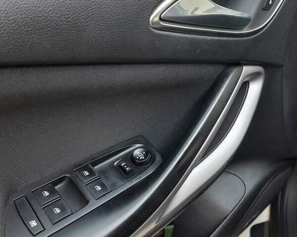 Белый Опель Астра, объемом двигателя 1.6 л и пробегом 212 тыс. км за 10100 $, фото 28 на Automoto.ua