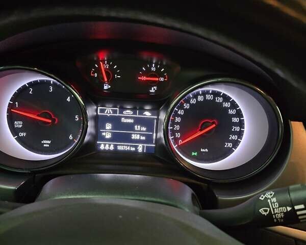 Опель Астра 2017 в Бердичеве на Automoto.ua Белый Опель Астра, объемом двигателя 1.6 л и пробегом 169 тыс. км за 8800 $, фото 2 на Automoto.ua