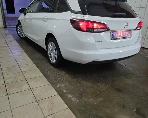 Опель Астра 2017 в Бердичеве на Automoto.ua Белый Опель Астра, объемом двигателя 1.6 л и пробегом 169 тыс. км за 8800 $, фото 3 на Automoto.ua