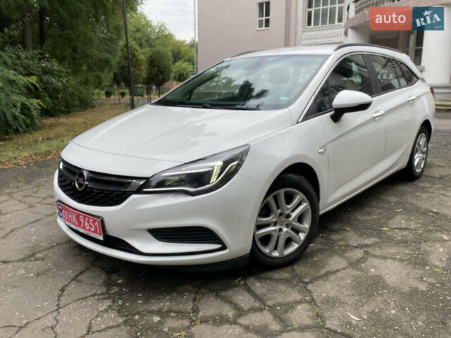 Белый Опель Астра, объемом двигателя 1.6 л и пробегом 221 тыс. км за 10600 $, фото 4 на Automoto.ua