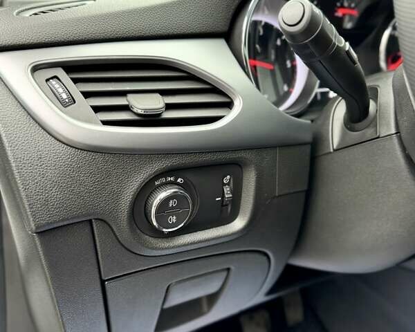 Белый Опель Астра, объемом двигателя 1.6 л и пробегом 223 тыс. км за 11000 $, фото 41 на Automoto.ua