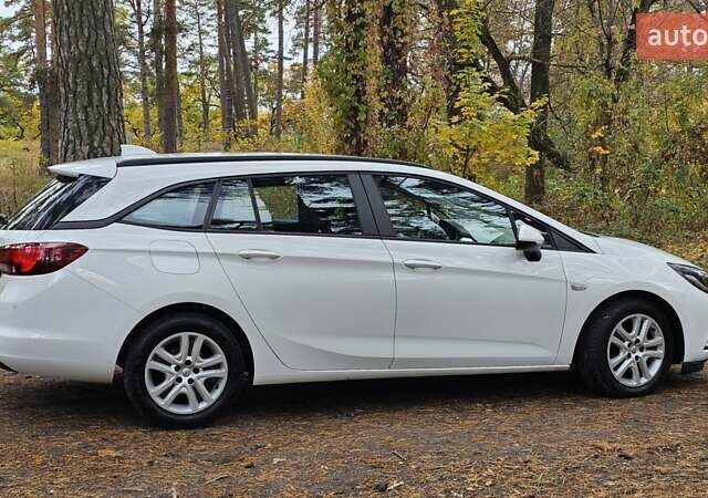 Опель Астра 2018 в Чернигове на Automoto.ua Белый Опель Астра, объемом двигателя 1.6 л и пробегом 248 тыс. км за 8999 $, фото 9 на Automoto.ua