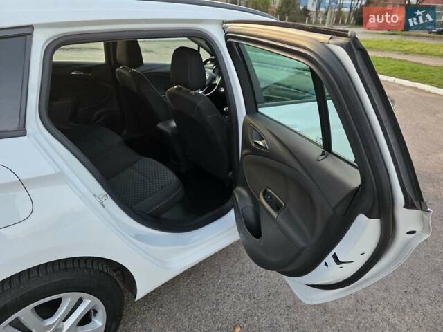 Белый Опель Астра, объемом двигателя 1.6 л и пробегом 178 тыс. км за 9999 $, фото 33 на Automoto.ua