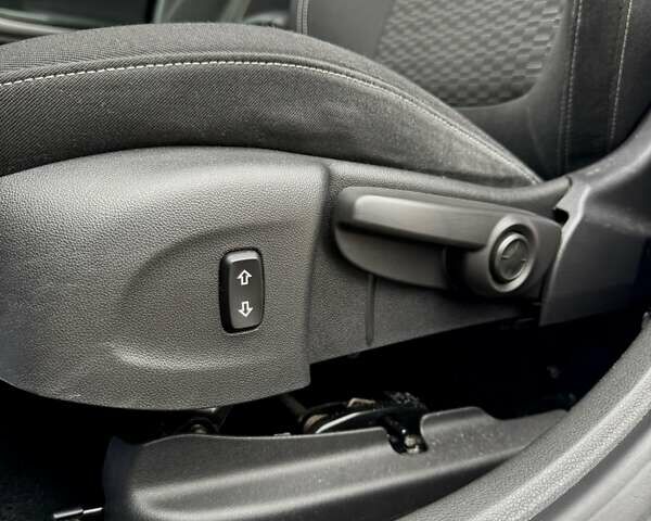 Белый Опель Астра, объемом двигателя 1.6 л и пробегом 223 тыс. км за 11000 $, фото 46 на Automoto.ua