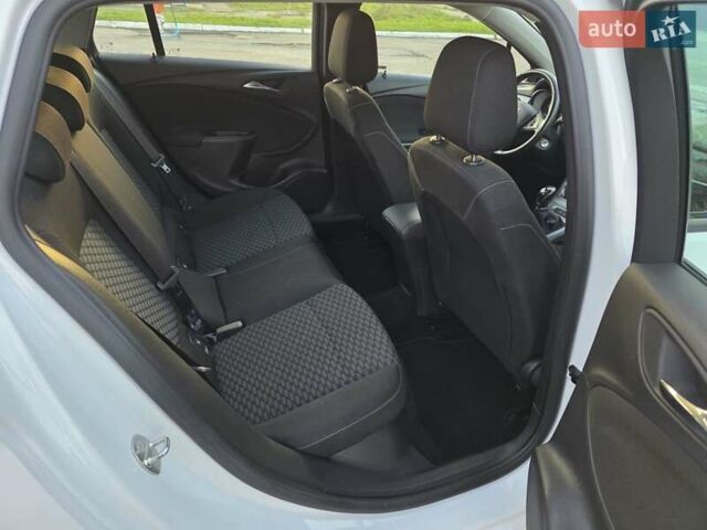 Белый Опель Астра, объемом двигателя 1.6 л и пробегом 178 тыс. км за 9999 $, фото 34 на Automoto.ua