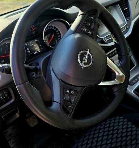 Білий Опель Астра, об'ємом двигуна 1.6 л та пробігом 132 тис. км за 12000 $, фото 29 на Automoto.ua