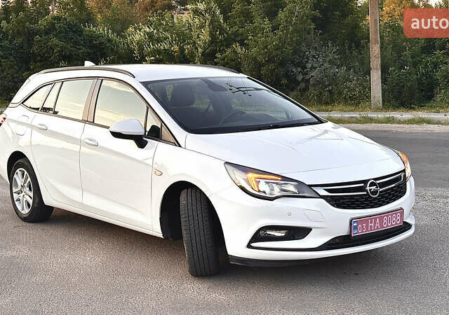 Белый Опель Астра, объемом двигателя 1.6 л и пробегом 205 тыс. км за 12795 $, фото 7 на Automoto.ua