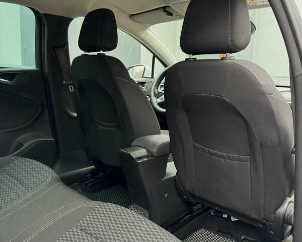 Белый Опель Астра, объемом двигателя 1.6 л и пробегом 223 тыс. км за 11000 $, фото 81 на Automoto.ua