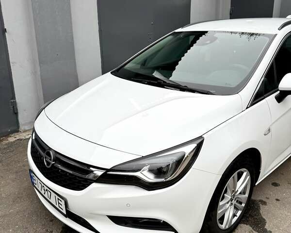 Белый Опель Астра, объемом двигателя 1.6 л и пробегом 223 тыс. км за 11000 $, фото 16 на Automoto.ua