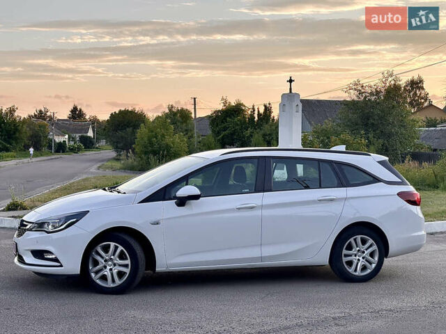 Белый Опель Астра, объемом двигателя 1.6 л и пробегом 205 тыс. км за 12795 $, фото 1 на Automoto.ua