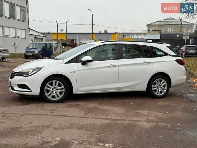 Белый Опель Астра, объемом двигателя 1.6 л и пробегом 248 тыс. км за 9700 $, фото 1 на Automoto.ua