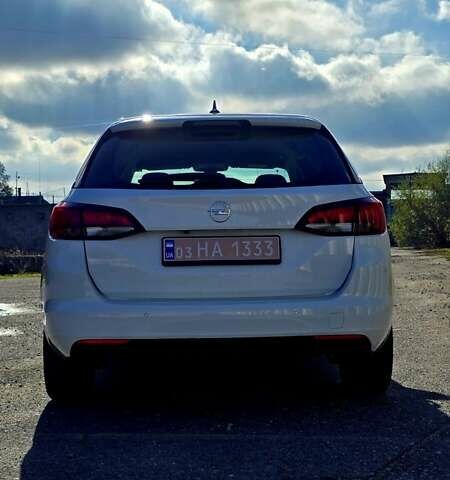 Білий Опель Астра, об'ємом двигуна 1.6 л та пробігом 132 тис. км за 12000 $, фото 6 на Automoto.ua