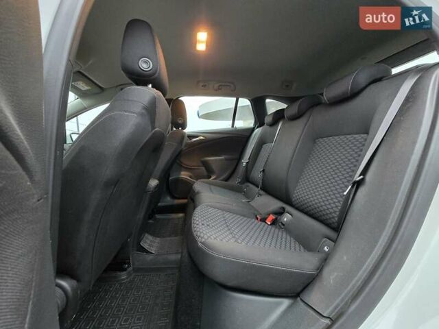 Белый Опель Астра, объемом двигателя 1.6 л и пробегом 132 тыс. км за 11500 $, фото 9 на Automoto.ua