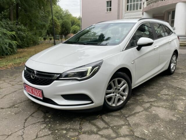 Белый Опель Астра, объемом двигателя 1.6 л и пробегом 221 тыс. км за 10700 $, фото 5 на Automoto.ua