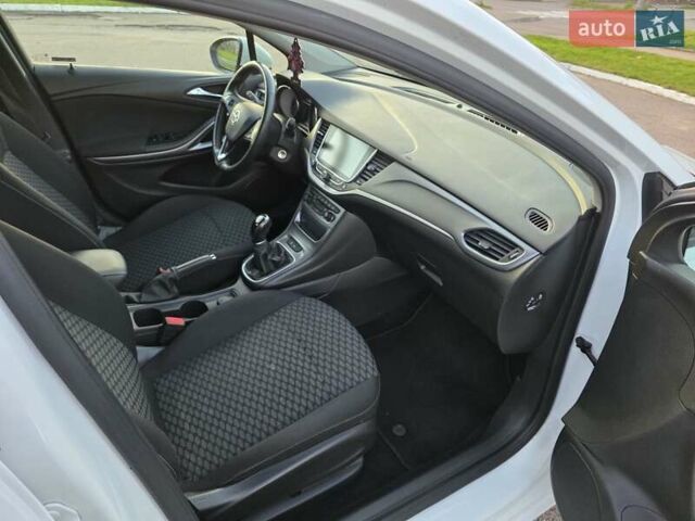 Белый Опель Астра, объемом двигателя 1.6 л и пробегом 178 тыс. км за 9999 $, фото 32 на Automoto.ua