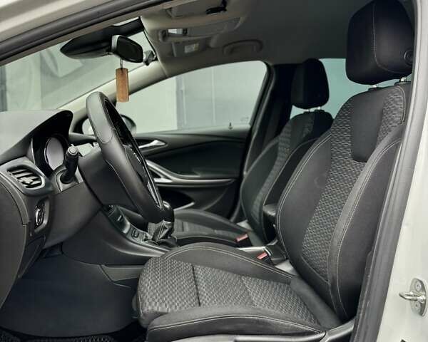 Белый Опель Астра, объемом двигателя 1.6 л и пробегом 223 тыс. км за 11000 $, фото 45 на Automoto.ua