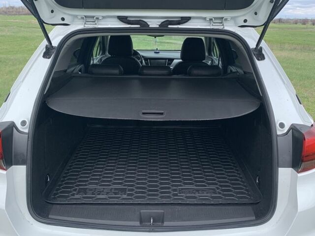 Белый Опель Астра, объемом двигателя 1.6 л и пробегом 163 тыс. км за 12100 $, фото 3 на Automoto.ua