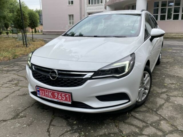 Белый Опель Астра, объемом двигателя 1.6 л и пробегом 221 тыс. км за 10700 $, фото 2 на Automoto.ua
