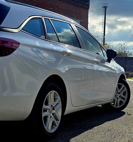 Білий Опель Астра, об'ємом двигуна 1.6 л та пробігом 132 тис. км за 12000 $, фото 5 на Automoto.ua