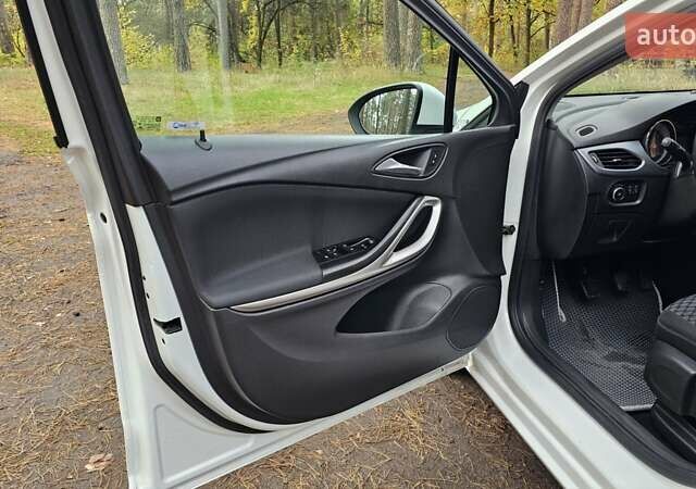 Опель Астра 2018 в Чернигове на Automoto.ua Белый Опель Астра, объемом двигателя 1.6 л и пробегом 248 тыс. км за 8999 $, фото 22 на Automoto.ua