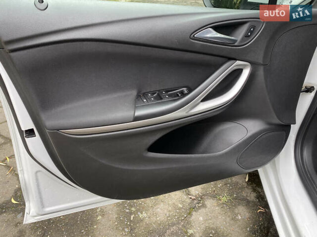 Белый Опель Астра, объемом двигателя 1.6 л и пробегом 221 тыс. км за 10600 $, фото 28 на Automoto.ua
