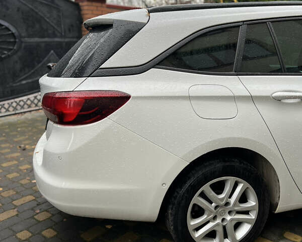 Білий Опель Астра, об'ємом двигуна 1.6 л та пробігом 186 тис. км за 11900 $, фото 6 на Automoto.ua