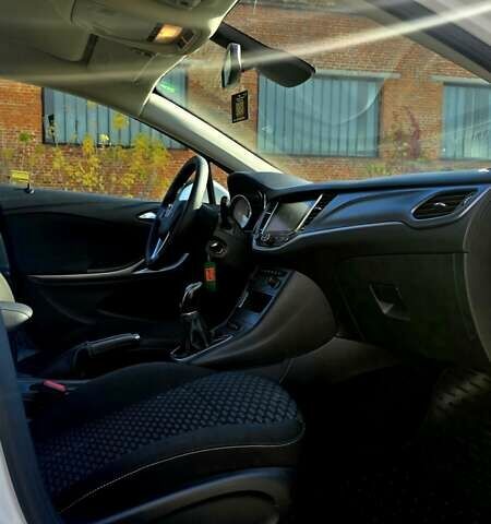 Білий Опель Астра, об'ємом двигуна 1.6 л та пробігом 132 тис. км за 12000 $, фото 12 на Automoto.ua