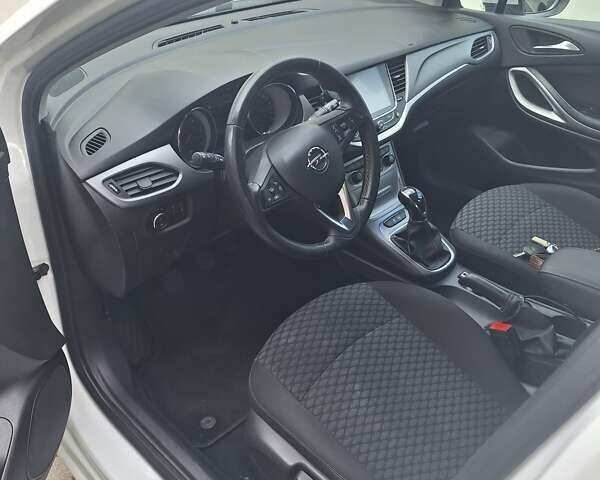 Белый Опель Астра, объемом двигателя 1.6 л и пробегом 220 тыс. км за 8097 $, фото 4 на Automoto.ua