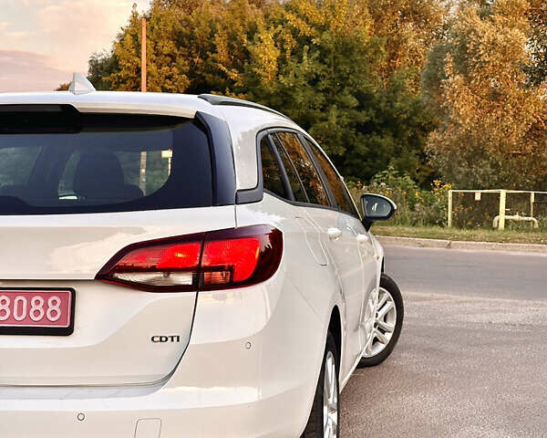 Белый Опель Астра, объемом двигателя 1.6 л и пробегом 205 тыс. км за 12795 $, фото 5 на Automoto.ua