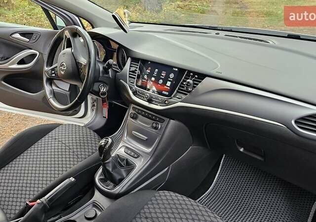 Опель Астра 2018 в Чернигове на Automoto.ua Белый Опель Астра, объемом двигателя 1.6 л и пробегом 248 тыс. км за 8999 $, фото 24 на Automoto.ua