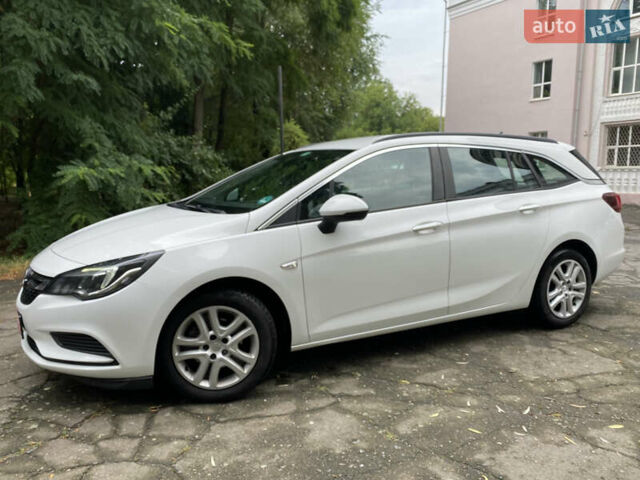 Белый Опель Астра, объемом двигателя 1.6 л и пробегом 221 тыс. км за 10600 $, фото 5 на Automoto.ua