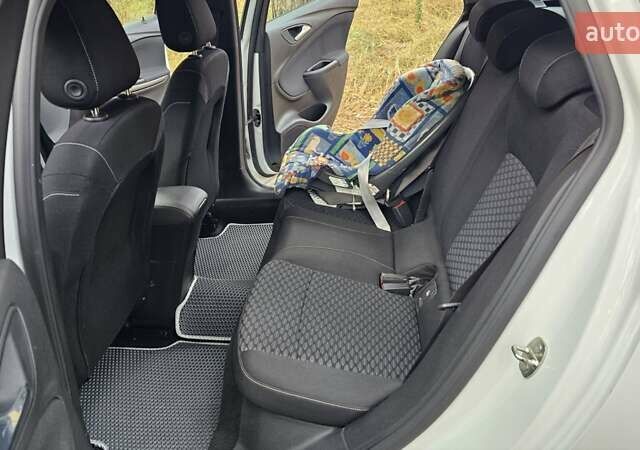 Опель Астра 2018 в Чернигове на Automoto.ua Белый Опель Астра, объемом двигателя 1.6 л и пробегом 248 тыс. км за 8999 $, фото 32 на Automoto.ua